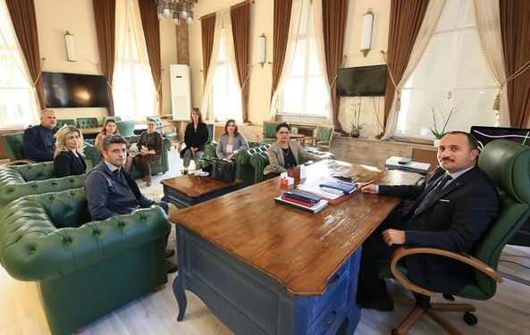 YENİ SENDİKA İzmir’de