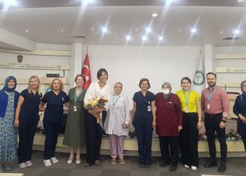 Yeni Sendika’dan Onkoloji Hastanesi Çalışanlarına Kahkaha Terapisi