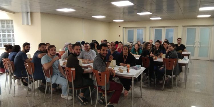 Bağcılar Eğitim ve Araştırma Hastanesi Ameliyathane çalışanları, Yeni Sendika İstanbul Şubesi tarafından düzenlenen kahvaltı programında bir araya geldi.