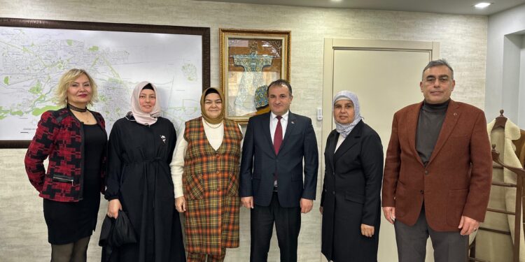 YENİ SENDİKADAN AYŞEN GÜRCANA ZİYARET .