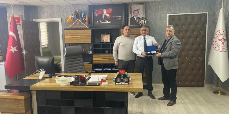 Yeni Sendika Iğdır İl Temsilciliğinden İl Sağlık Müdürüne Ziyaret