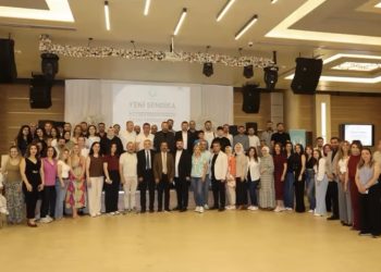 İstanbul Eğitim ve Araştırma Hastanesi (Samatya) Yetki Coşkusu: YENİ SENDİKA Ailesi Yetki Kutlama Yemeğinde Buluştu