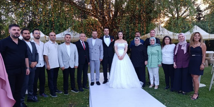YENİ SENDİKA AİLESİ İSTANBUL’DA DÜĞÜN MERASİMİNDE BİR ARAYA GELDİ